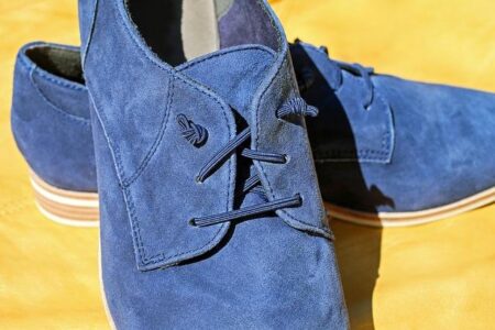 Stay Ahead of the Curve: Master the Art of Rocking Retro Athletic Wear with Confidence